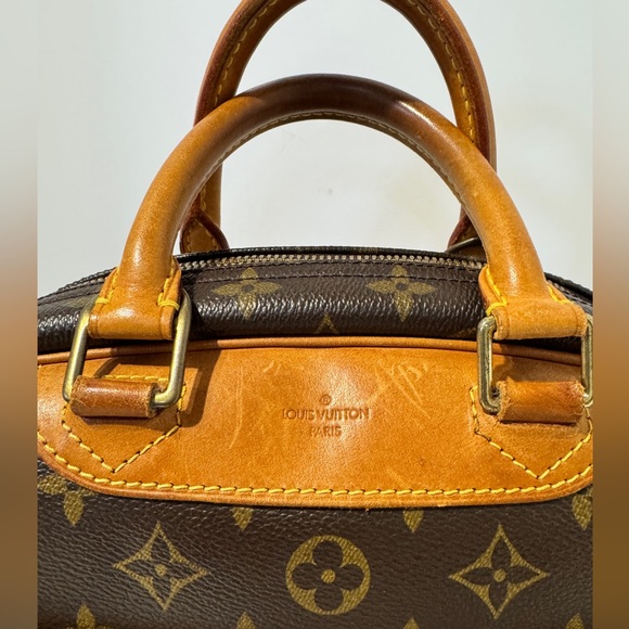 Authentic Louis Vuitton Trouville - Picture 2 of 11